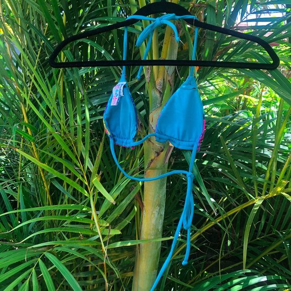 NWT Triangle Bikini Top - Picture 3 of 3